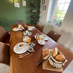 Ferme Les Chapelles Baie Des Veys Bed & Breakfast