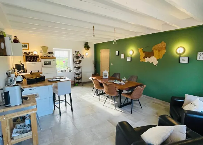 Ferme Les Chapelles Baie Des Veys Bed and Breakfast 3*