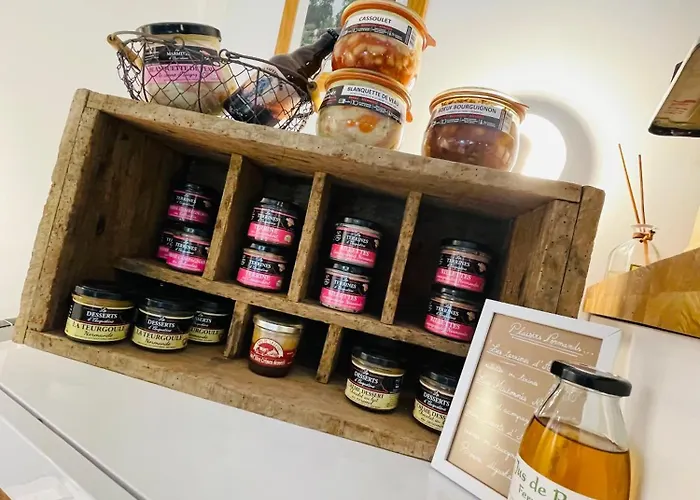 Ferme Les Chapelles Baie Des Veys Bed and Breakfast 3*